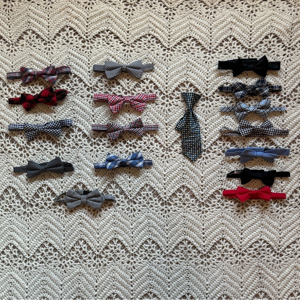 Boy Adjustable Bow Ties and Necktie Set - Assorted Colors 17 Count Gently Used